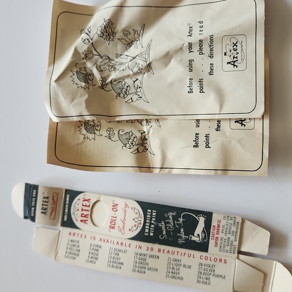 Vintage artex paints, pencil, instructions tips and hoop. As is- See description - Picture 2 of 9